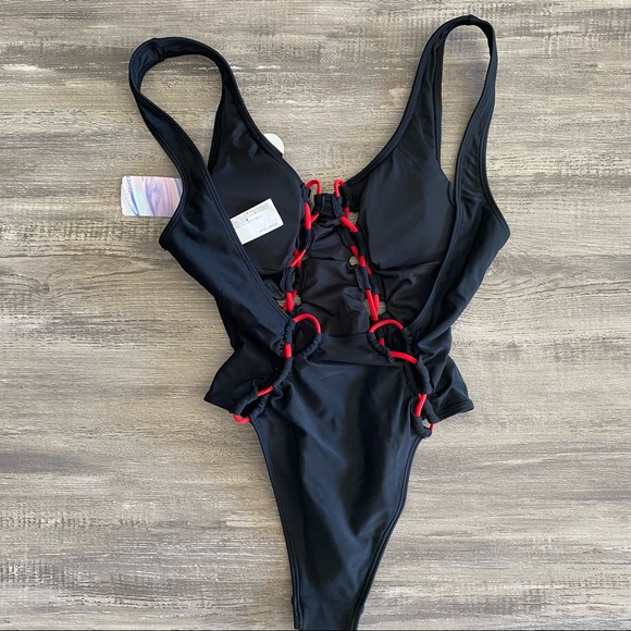 Sexy one piece swimsuit - Picture 2 of 3